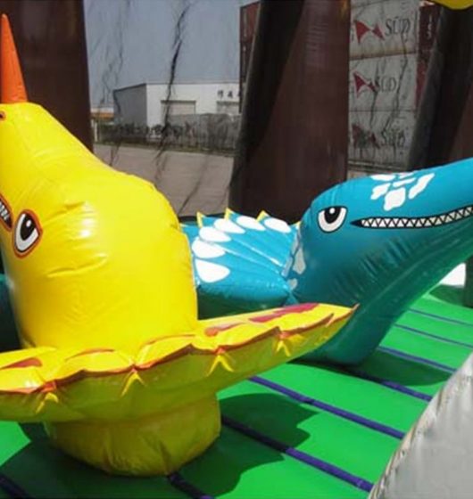 Jurassic Adventure location jeu gonflable thème dinosaures jurassique jurassic park france été enfants