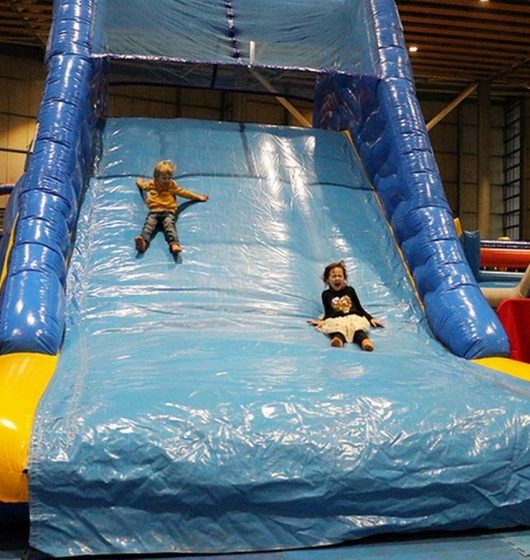 Parcours Pirate parcours d'obstacles location jeu gonflable thème sport athlétisme challenge défi france été enfants