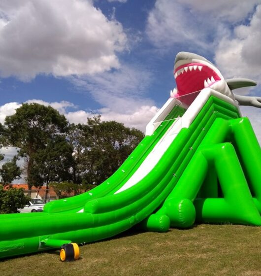 location gonflable aquatique