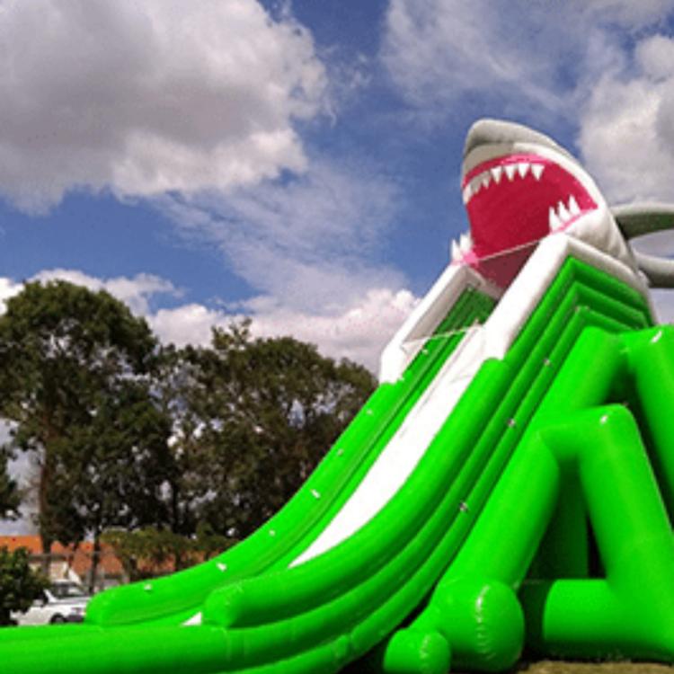 location gonflable aquatique